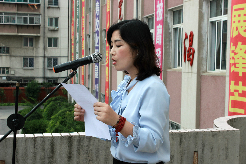 高級(jí)教師——高三文科火箭班班主任王晶講話(huà).jpg